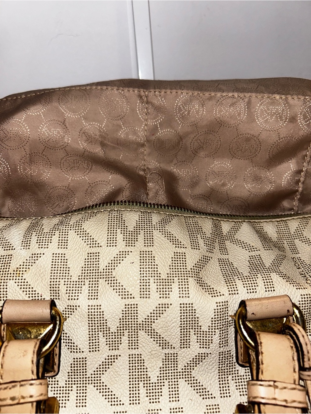 Michael Kors Grayson Signature Vanilla Satchel - Picture 9 of 9